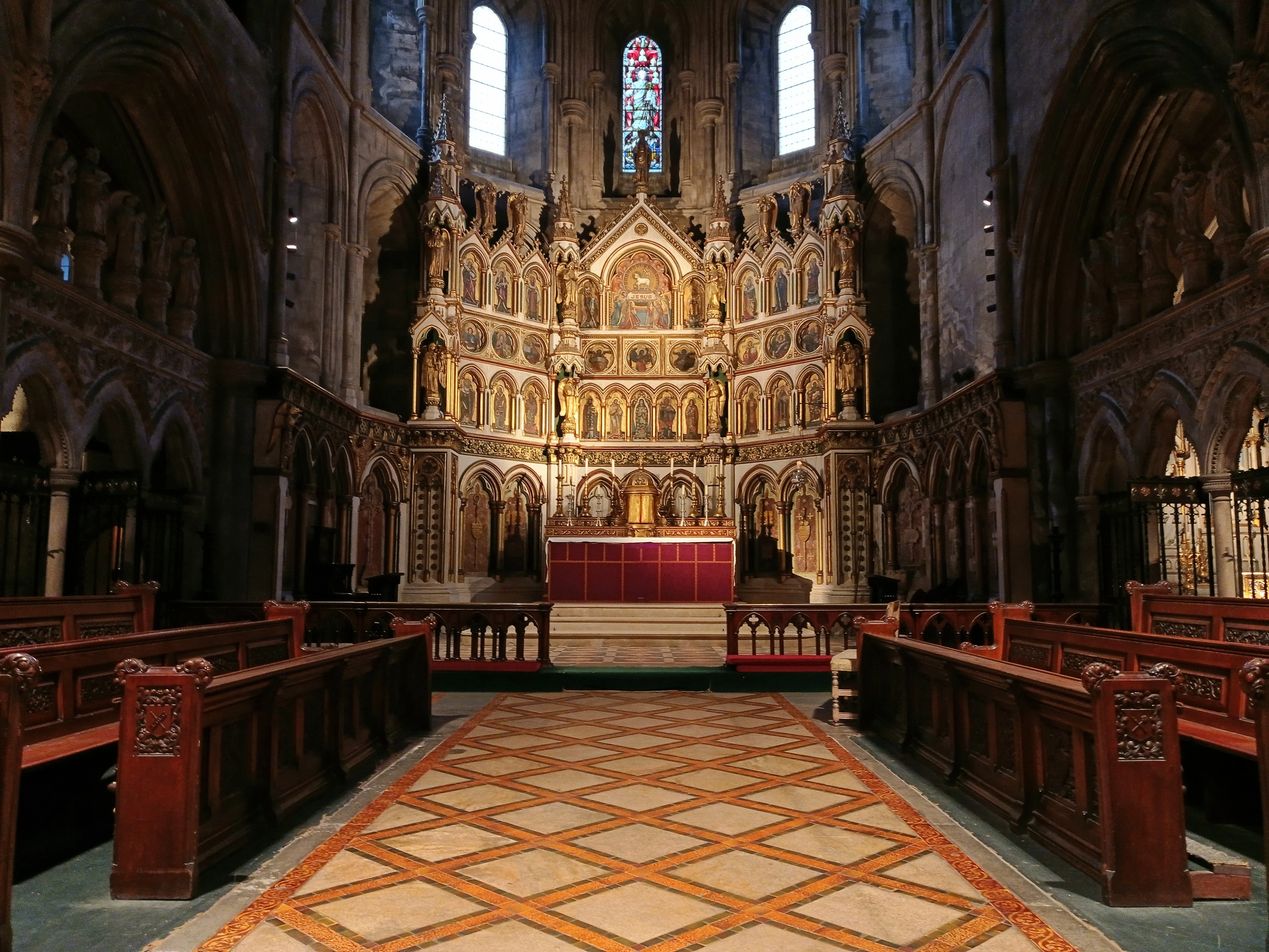St John the Baptist Church 内部
